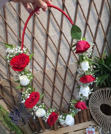 عقد ورد طبيعي