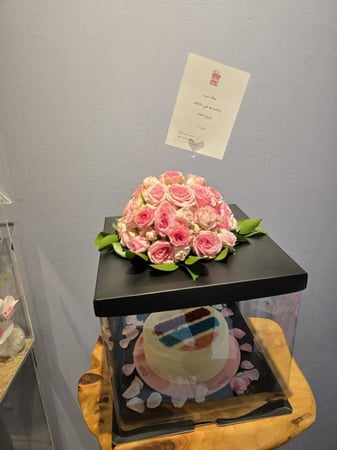 بوكس ورد طبيعي  وكيكة وسط من منش  10128