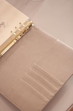 أجندة 2026م - تشمل السنتين الهجرية 1447 - 1448 هـ .. A5 SIZE - لون رمادي