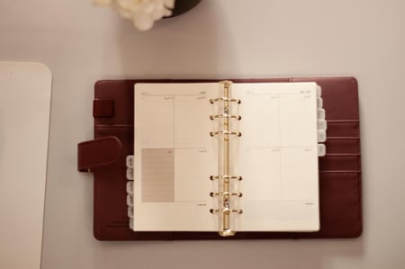 أجندة 2026م - تشمل السنتين الهجرية 1447 - 1448 هـ .. PERSONAL SIZE - لون عودي