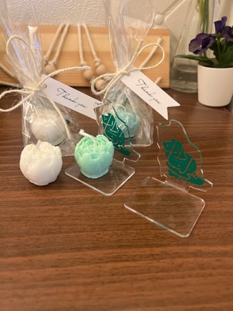 شموع باستناد اكريلك توزيعات لليوم الوطني