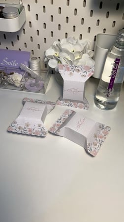 بوكس بشكل حلاوة عيدكم مبارك