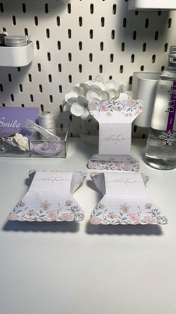 بوكس بشكل حلاوة عيدكم مبارك