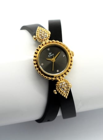 ساعة نسائية فخمة