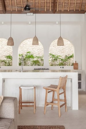 كرسي بار خشبي