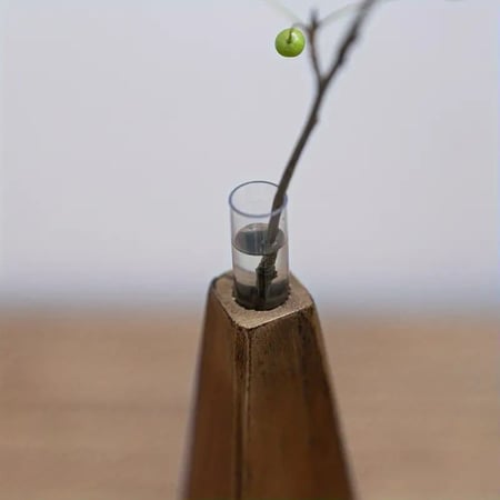 مزهرية خشبية