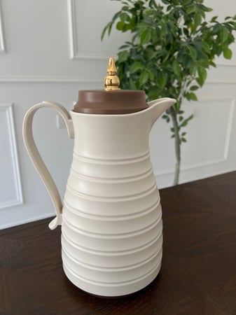 دلة قهوه بيج