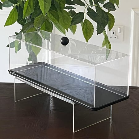 ستاند اسود بغطاء ضيافة و تقديم