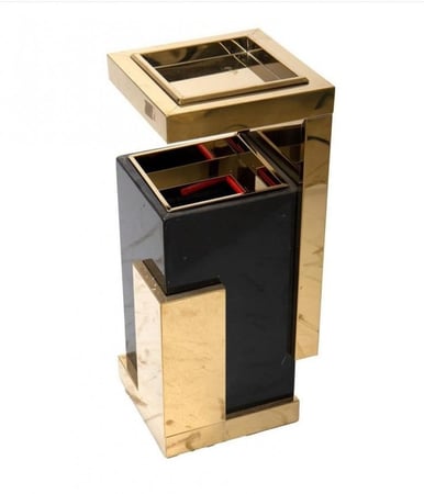 طفاية رخام أسود مع ذهبي فندقية