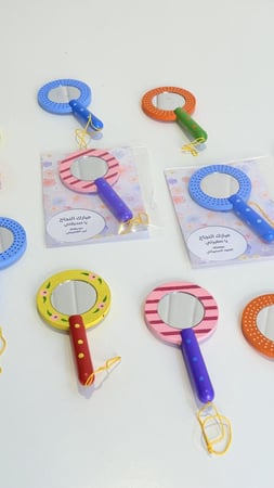 12 مرآة ملونة