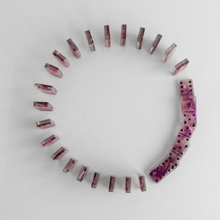 لعبة دومينو فريدة