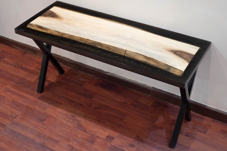 طاولة خدمة من الرزن والخشب الطبيعي