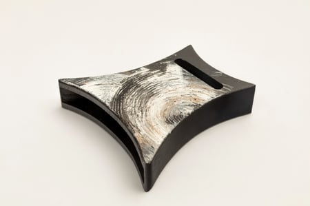 مكبر صوت لون اسود