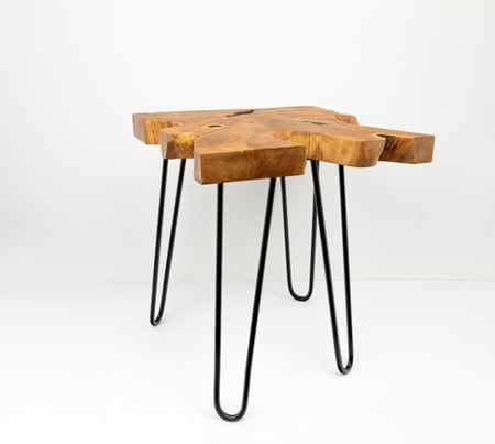 طاولة من خشب التيك الطبيعي