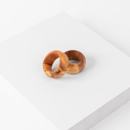 حلقات المناديل الخشبية