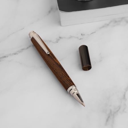 قلم من خشب الوينجي