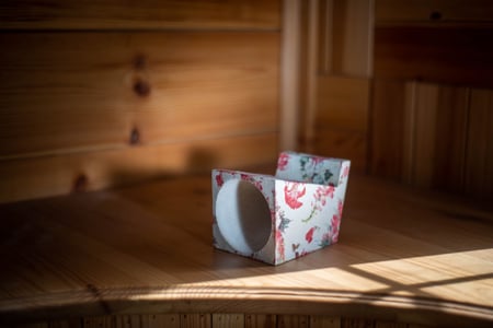 مُكبّر صوت برسم الورود