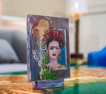 قطعة ديكورية الفنانه فريدا