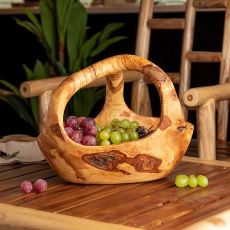 سلة خشبية أنيقة