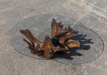 طاولة فريدة من جذوع خشب التيك الطبيعي