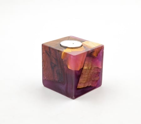 شمعدان من الرزن والخشب