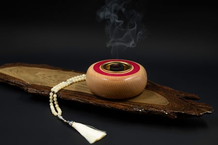 مبخرة من خشب الزان