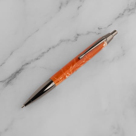 قلم منحوت يدويًا من الرزن