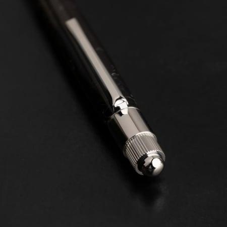 قلم منحوت يدويًا من الرزن