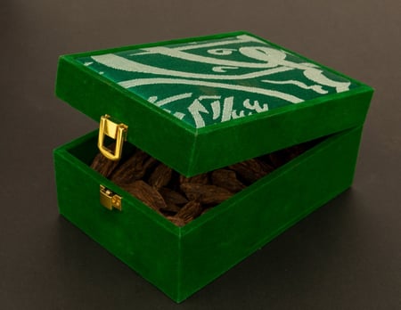 صندوق عود مصنوع من القماش الفاخر