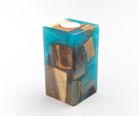 شمعة من الرزن والخشب