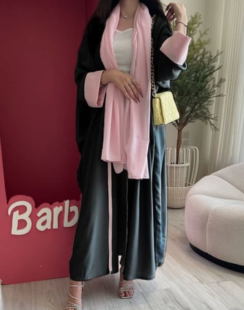 عباية ماتشا لون اسود