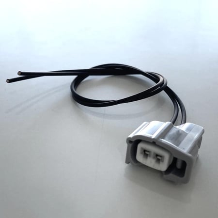 فيش بخاخات تويوتا و ياباني (أصلي  من المصنع) مع أسلاك تكسل ١٨قيج/٠.٧٥ ملي