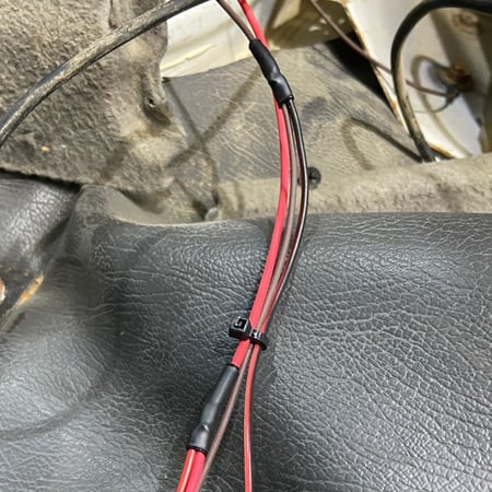 هيت شرنك أسود مع غراء أسود مقاس 9 ملي