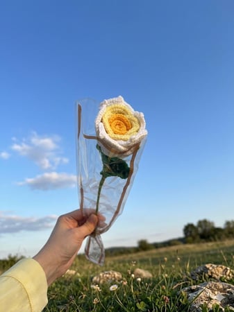 وردة جوري كروشيه
