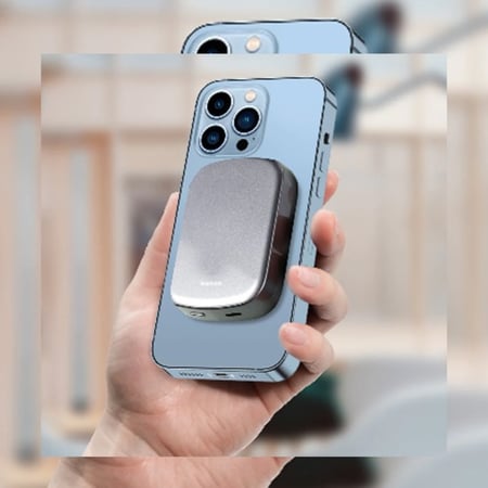 بطارية متنقلة بشحن لاسلكي بخاصية الماج سيف بلون ( أسود لامع )