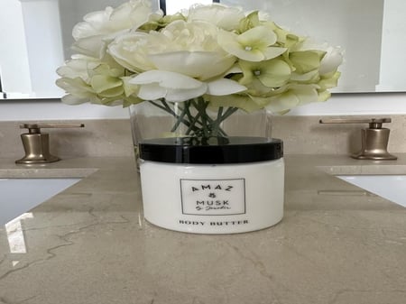 زبدة جسم مسك العنبر