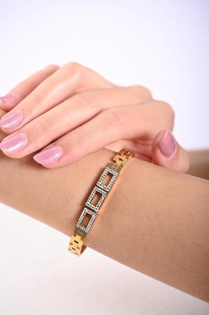 أسوارة نسائية لون ذهبي من لادون