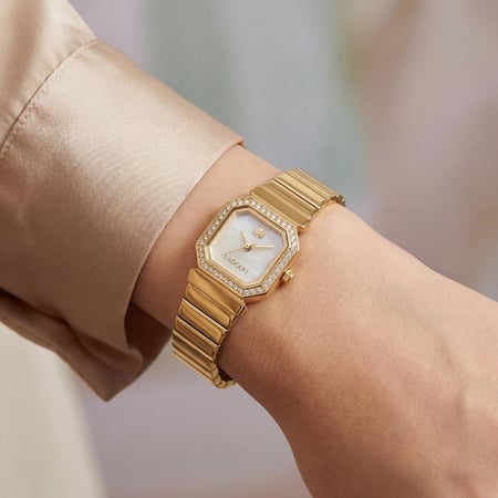 ساعة نسائية من لادون بلون ذهبي مينا أبيض
