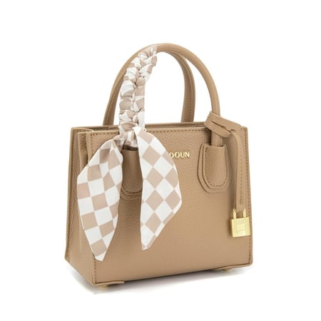 شنطة نسائية لون جملي من لادون