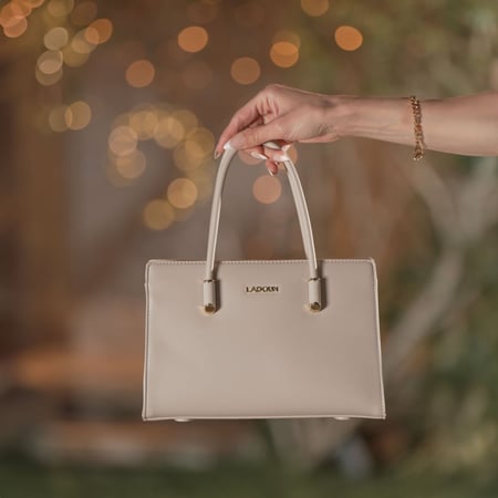 شنطة نسائية - لون أبيض - لادون
