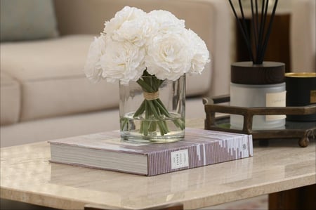 بيوني ابيض  وسط