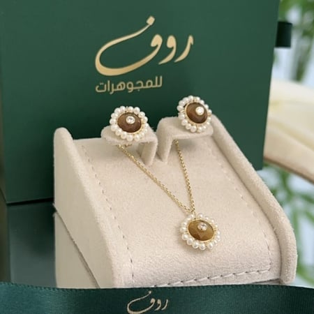 حلق وتعليقة ذهب حجر مع لولو عيار18–3743