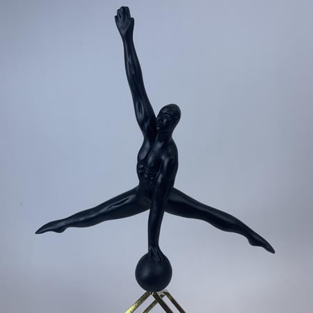 مجسم استيل مكعب رياضي