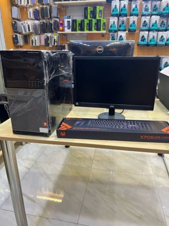 كمبيوتر مكتبي  ديل كور اي فايف  مع الملحقات من همسات الابداع