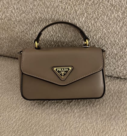شنطة براند PRADA