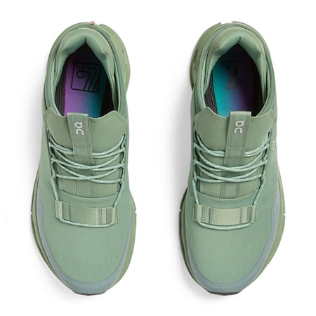 حذاء جري اون كلاود نوفا لون أخضر فاتح