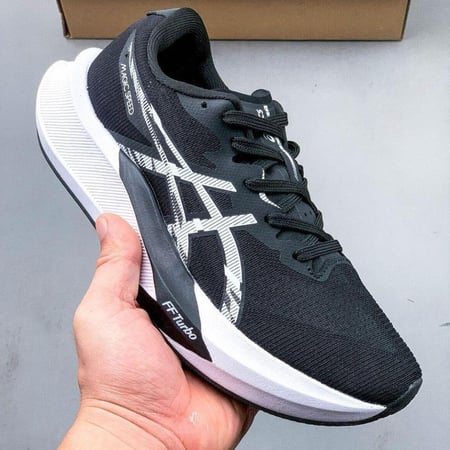 شوز رجالي ASICS ماجيك سبيد بلاك وايت