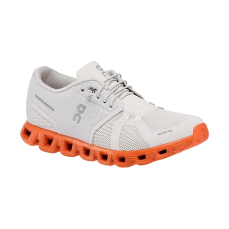 سنيكر نسائي كلاود اكس اون راننيج لون ابيض مع اورانج