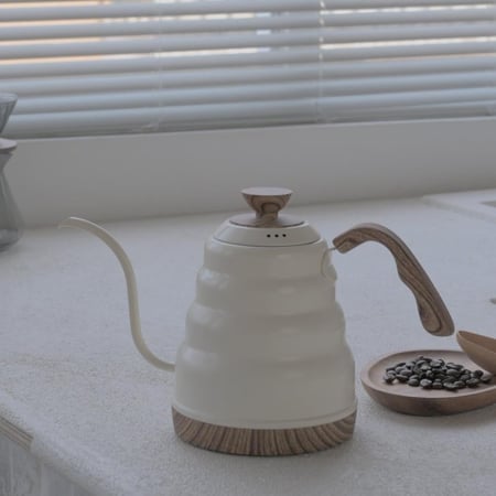 غلاية ستريكس Strix الذكية للترشيح 1 لتر - ابيض خشبي | Smart Pour Kettle 1L