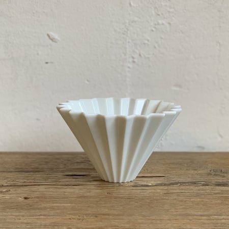 قمع الترشيح V60 مطابق لـ اوريقامي مع قاعدة - مقاس 01 | V60 Dripper